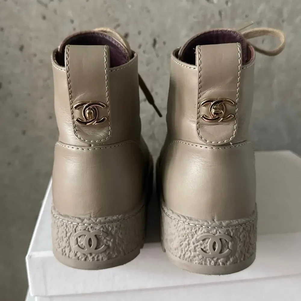 CHANEL CC Logo Beige Leather Turnlock Combat Boots SZ 36.5